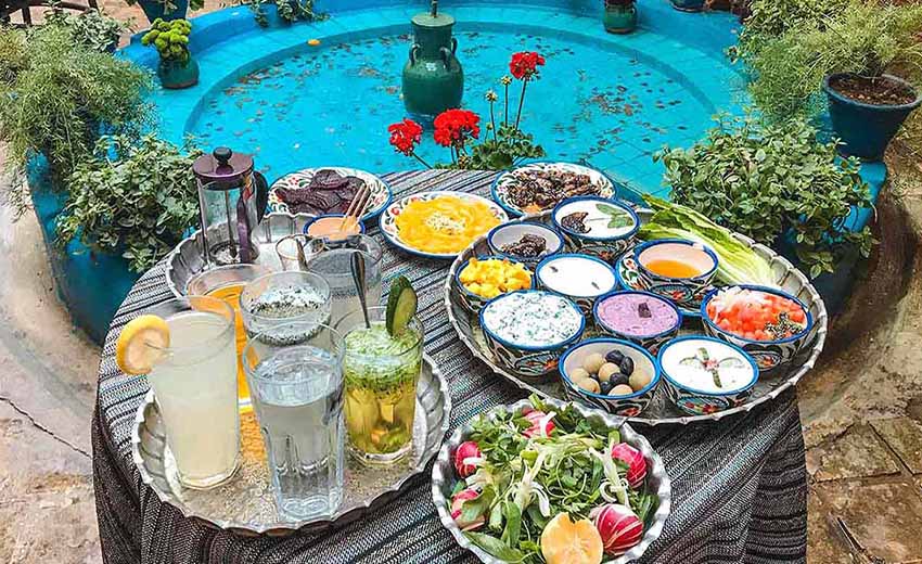 نمایی از رستوران خانه سنتی پرهامی شیراز