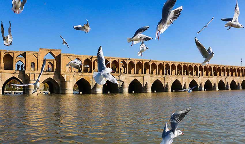 سی و سه پل اصفهان