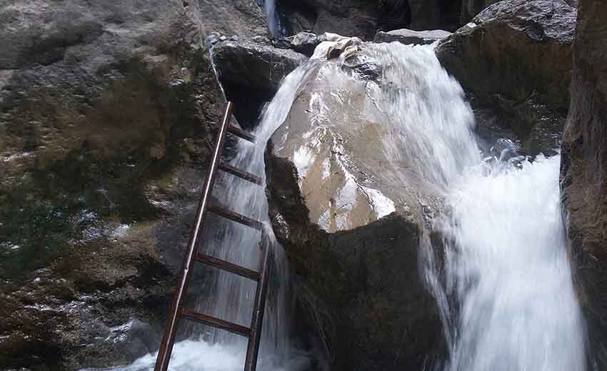 آبشار قره سو مشهد
