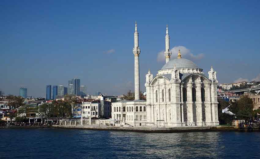 مسجد دولماباغچه استانبول