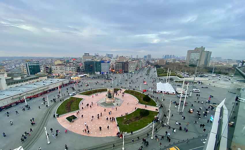 میدان تکسیم استانبول
