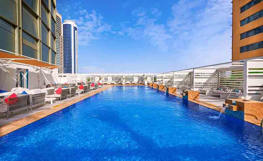 استخر هتل مدیا وان دبی
