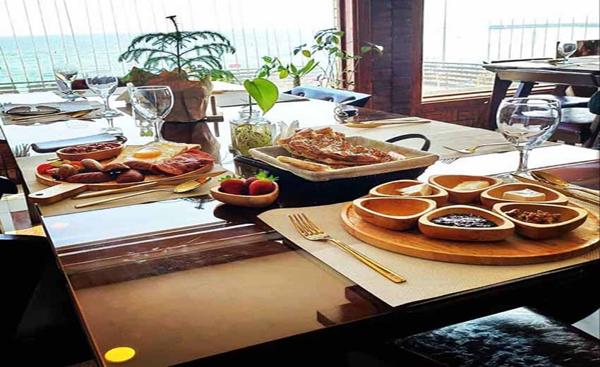 نمایی از کافه دیاکو کیش