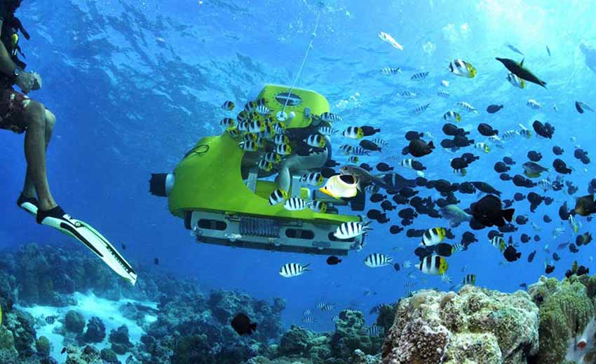 نمایی از اسکوتر زیردریایی کیش