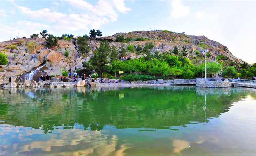 نمایی از کوه سنگی مشهد