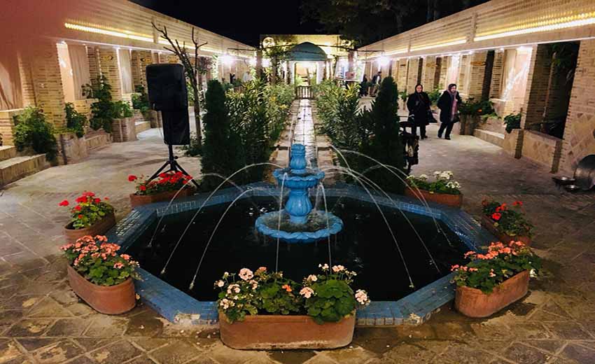 نمایی از رستوران لیالی لبنان مشهد