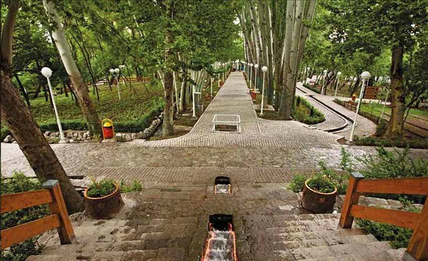 نمایی از پارک وکیل اباد مشهد
