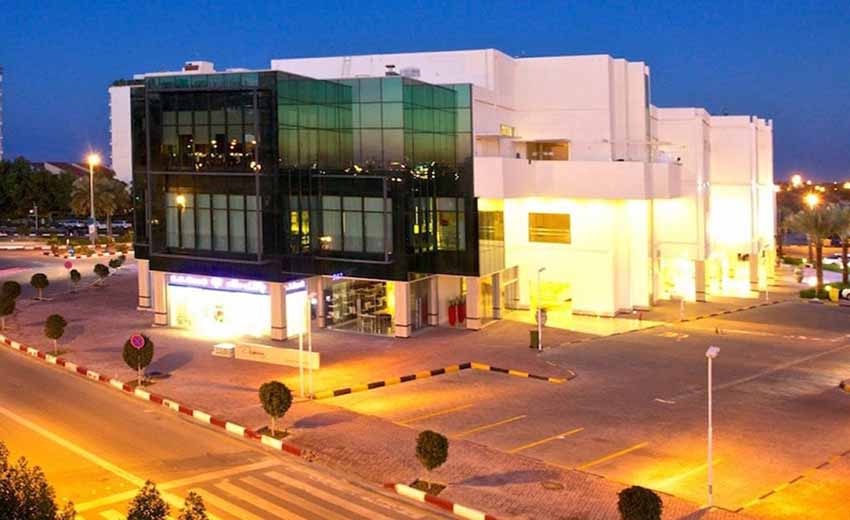 نمایی از مرکز خرید دامون کیش