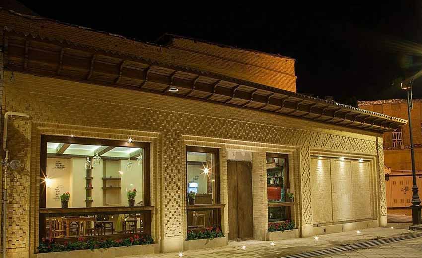 نمایی از کافه رستوران ژولب شیراز