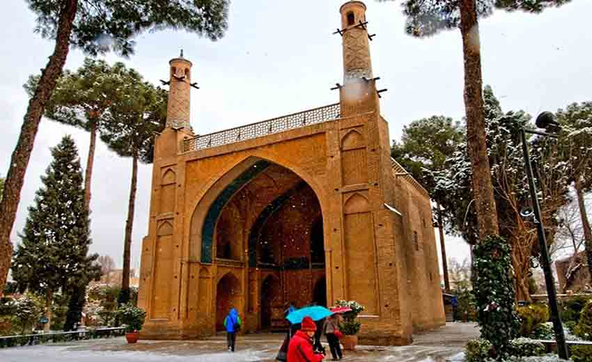 نمایی از منار جنبان اصفهان
