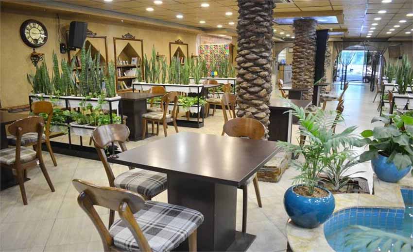 نمایی از رستوران نخلستان شیراز