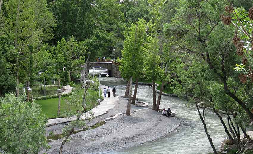 نمایی از پارک وکیل اباد مشهد