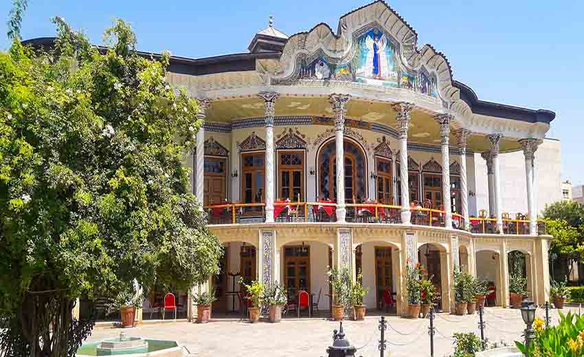 نمایی از کافه عمارت شاپوری