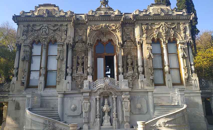 عمارت احلامور