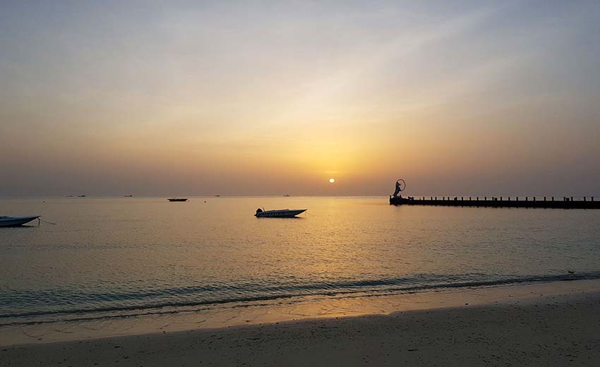 ساحل مرجان کیش در شب