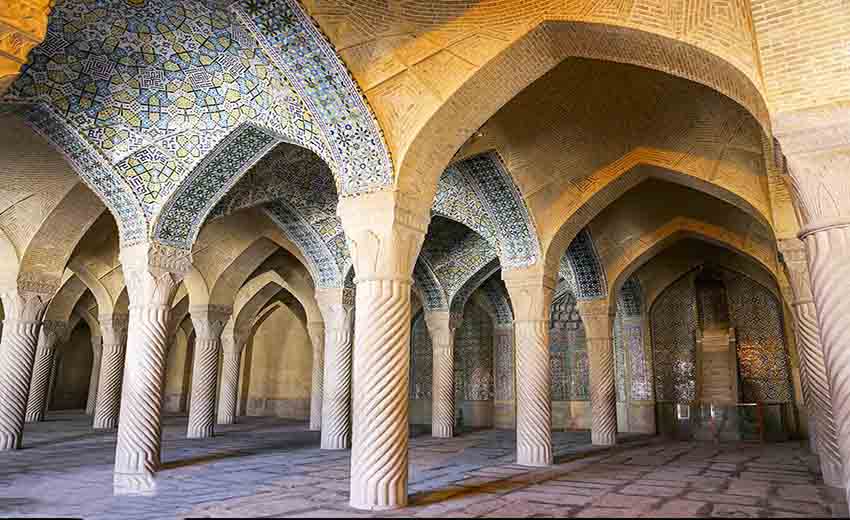 تصویری از مسجد وکیل