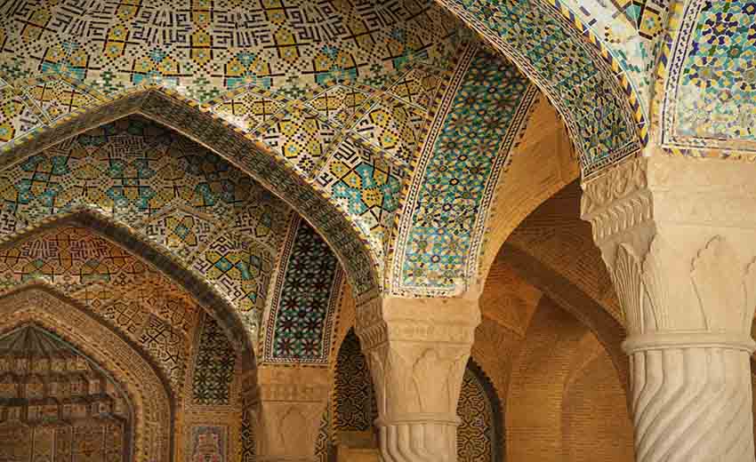 نمایی از مسجد وکیل