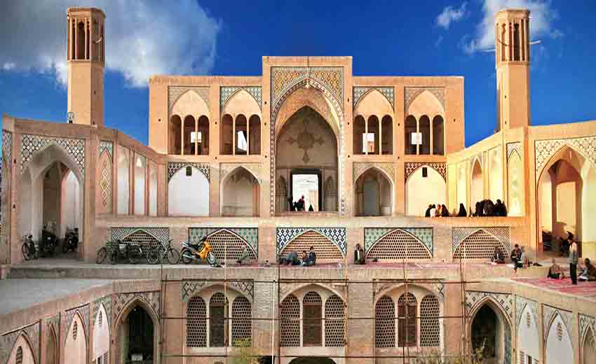 مسجد و مدرسه آقا بزرگ کاشان