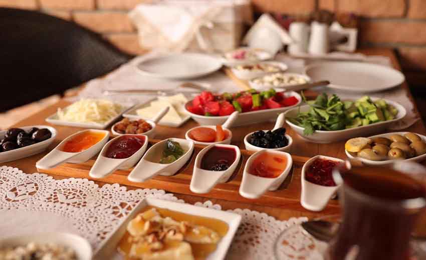 صبحانه در آنتالیا