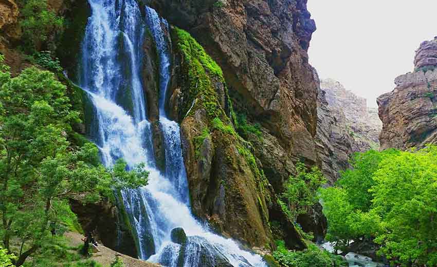 آبشار آب سفید الیگودرز