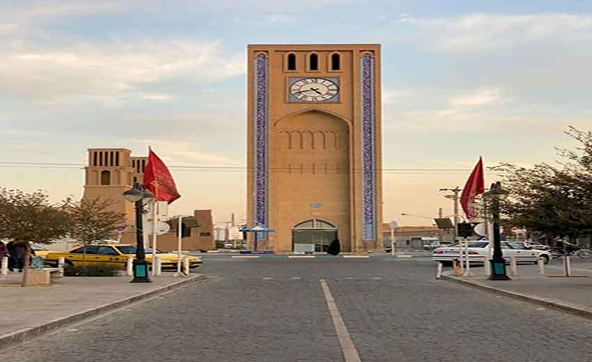 نمایی از میدان ساعت یزد