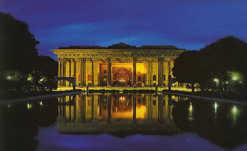 نمای کاخ چهلستون