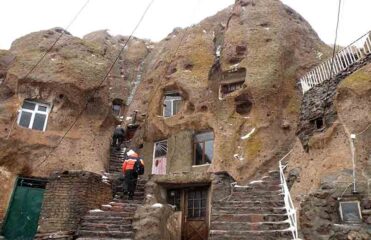 روستای کندوان تبریز و معرفی سیرتا پیاز آن