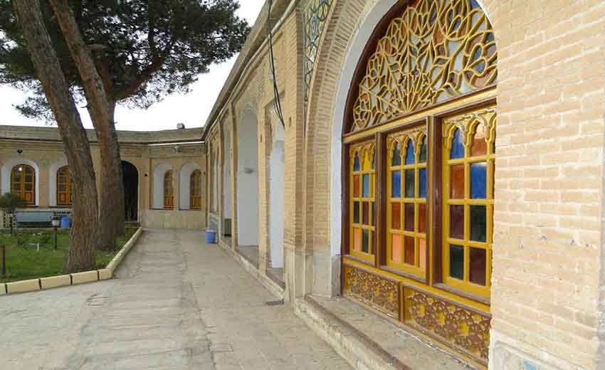 حیاط قلعه والی ایلام