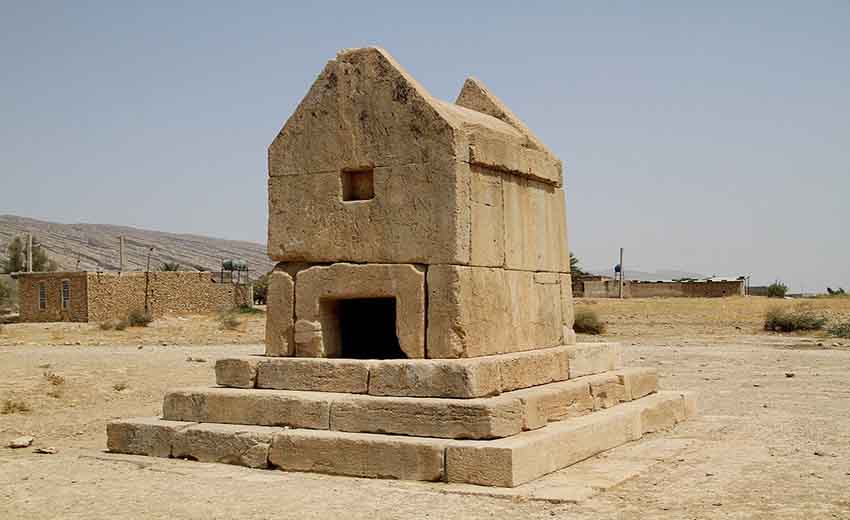 گور دختر بوشهر، آدرس و امکانات
