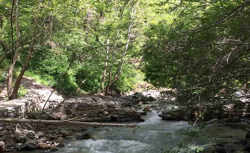 آبشار سیاه تاش