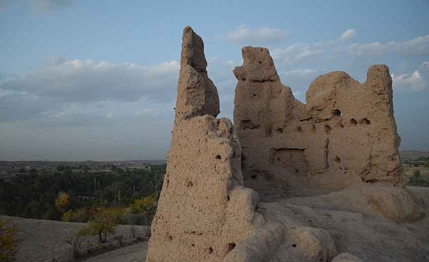 قلعه اسجیل چناران