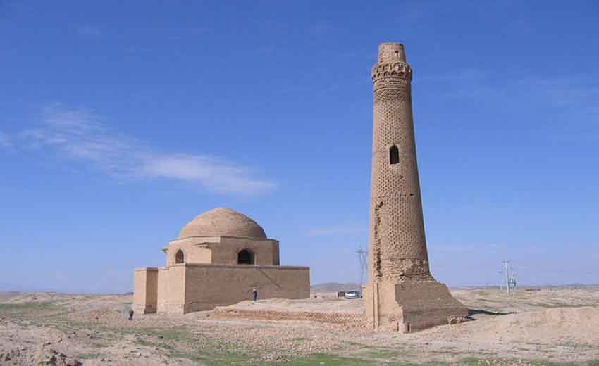 آرامگاه ارسلان جاذب