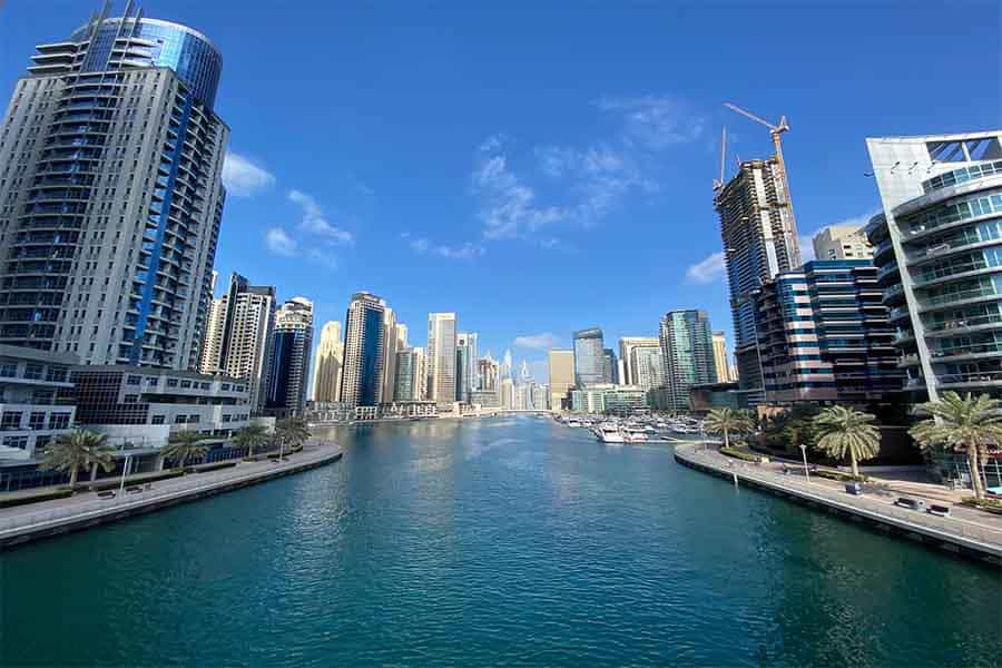 رودخانه ای در میان دبی