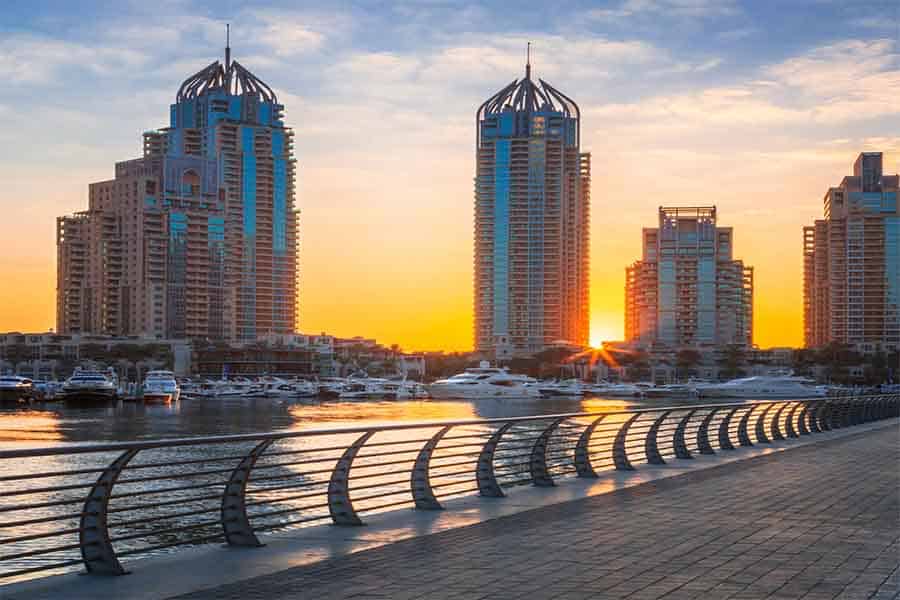 نمایی از ساختمان های دبی