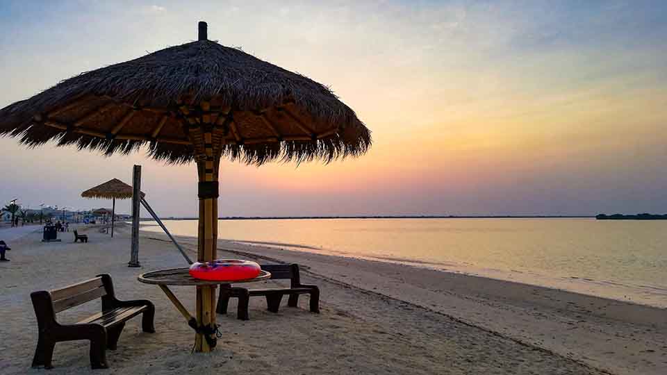 سواحل قطر و امکانات آن