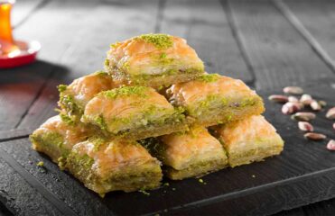 معرفی شیرینی های قطری