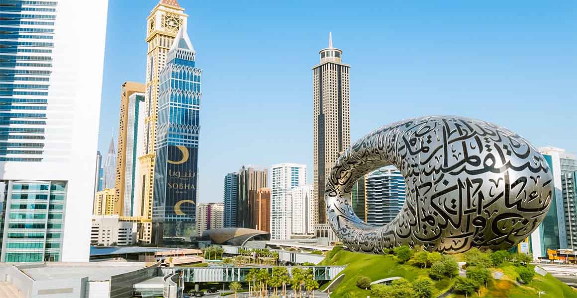 تأثیر گردشگری لوکس بر اقتصاد دبی: بررسی صنعت هتلداری، خرید و تفریحات لاکچری